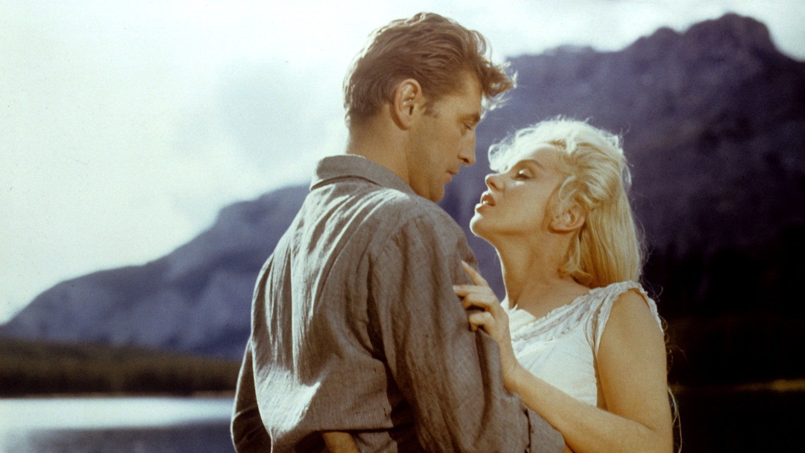 Marilyn Monroe et Robert Mitchum - Rivière sans retour ©Swashbuckler Films